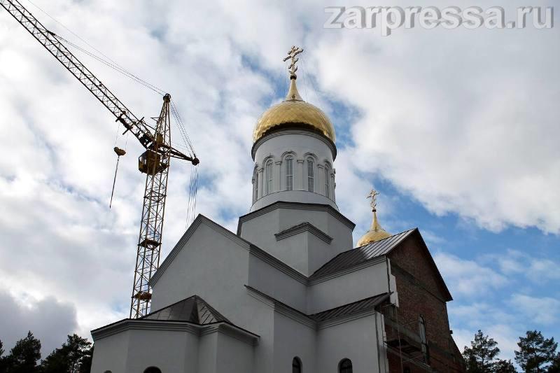 В городе Брянске строят храм